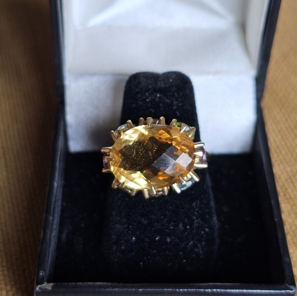 Amazing gemstone ring! Stamped 10k. Size 8. Large citrine with peridot, blue top - Picture 5 of 10